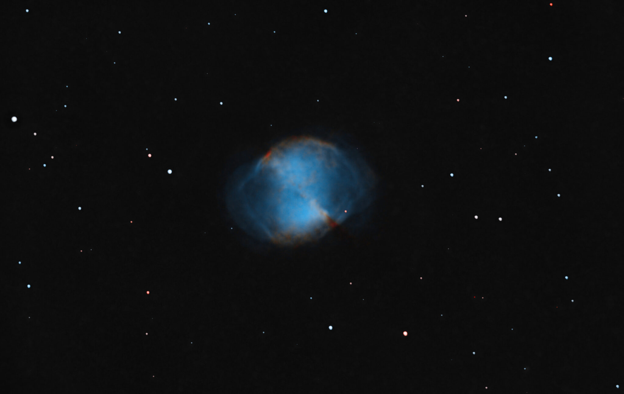 Ein Astrofoto des Hantelnebels (M27). 